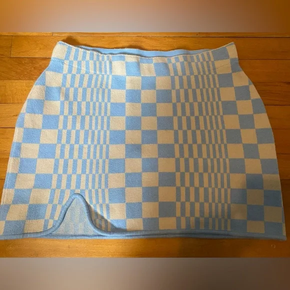UO Checkered Mini skirt - Picture 2 of 3